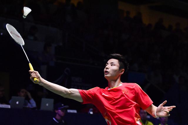 球星晒更衣室照，队内氛围引关注